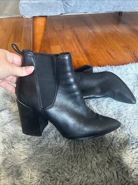 Steve Madden Black Leather Women's Pointed Toe Block Heel Ankle Boots